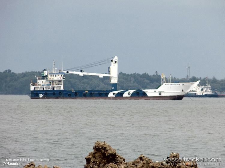 Vanuatu-Islander - Other vessel registered in Vanuatu