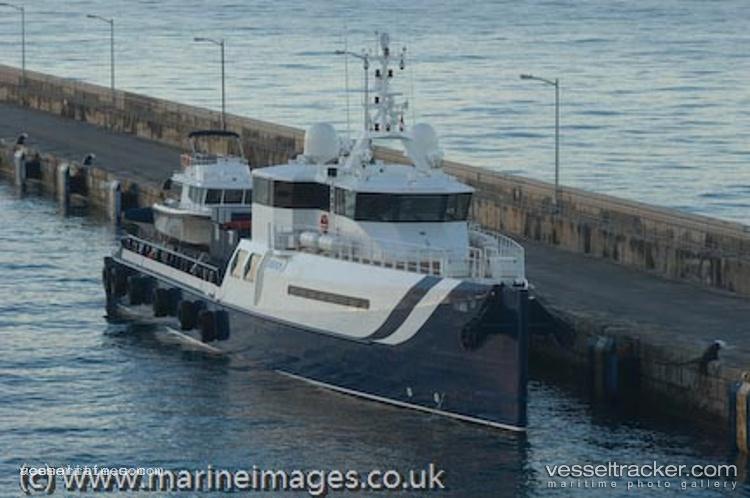 Pursuit - Service Ship vessel registered in Cayman Islands