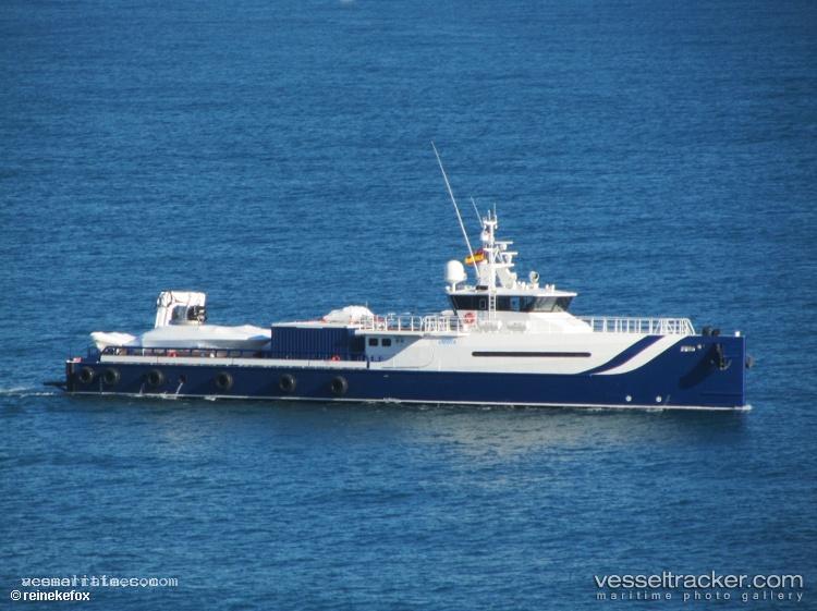 Umbra - Service Ship vessel registered in Jamaica