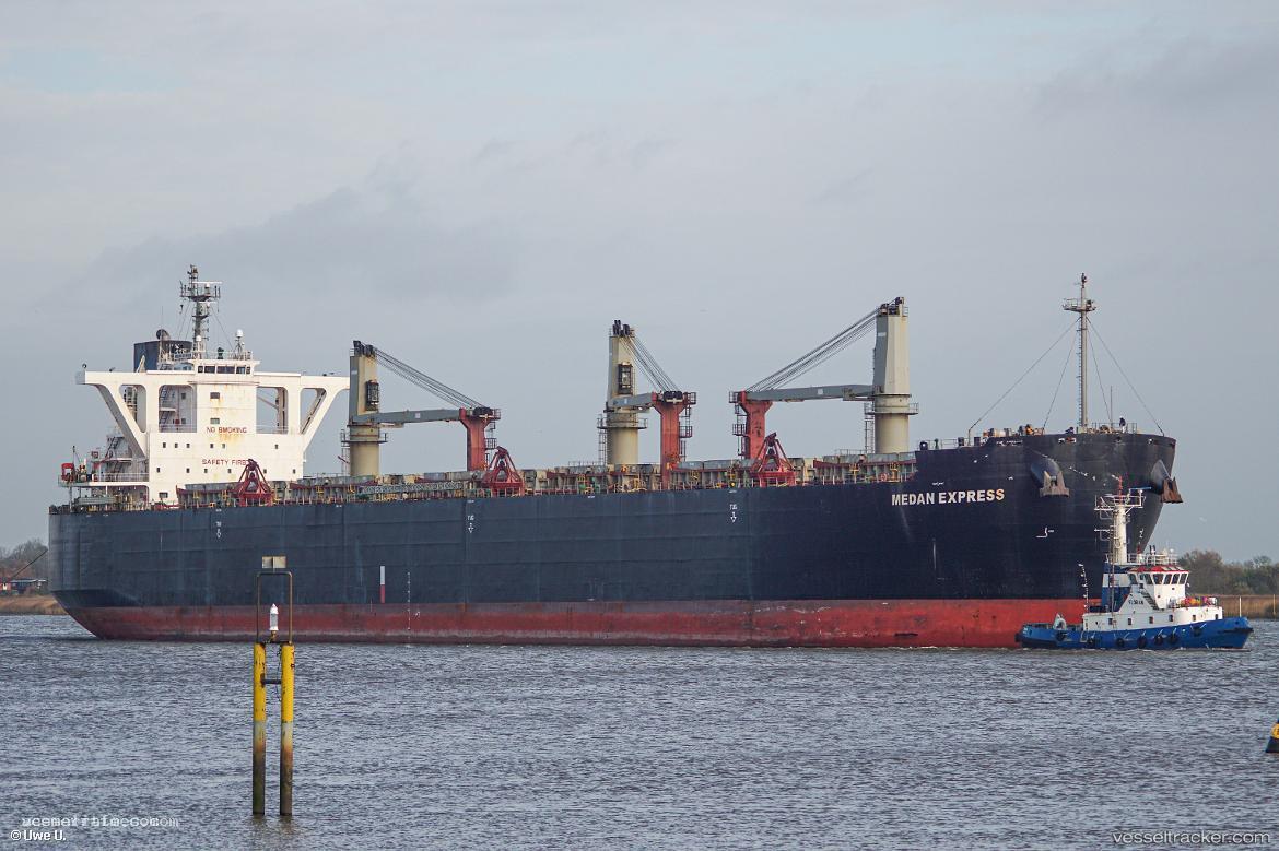 Medan-Express - Wood Chips Carrier vessel registered in Singapore
