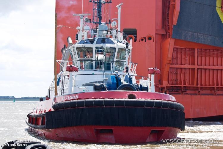 Rt-Tasman - Tug vessel registered in Bahamas