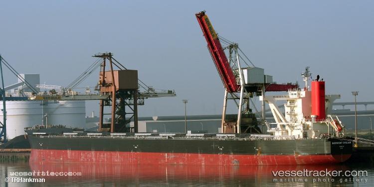 Midnight-Dream - Bulk Carrier vessel registered in Japan