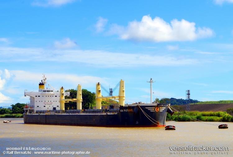 Kn-Future - Bulk Carrier vessel registered in Singapore