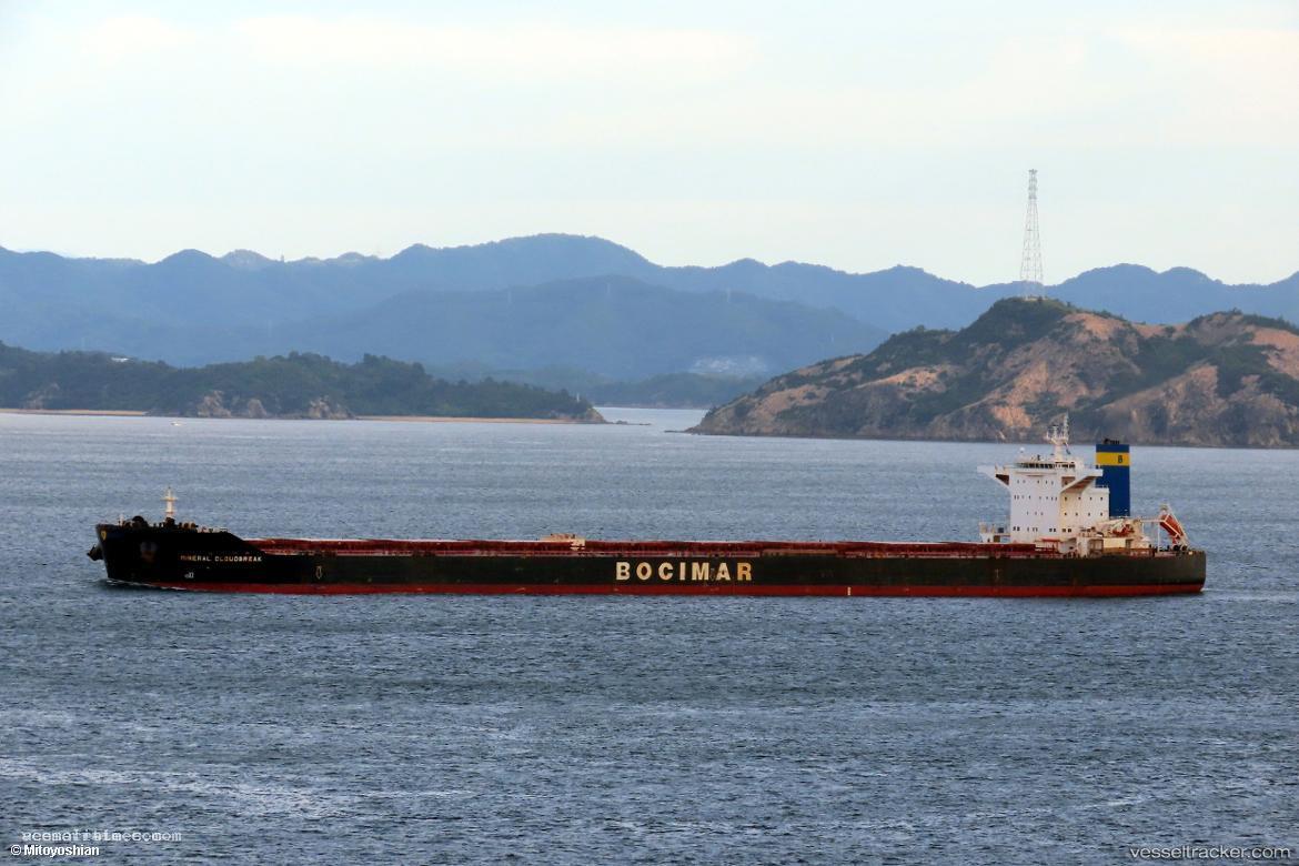 Mineral-Cloudbreak - Bulk Carrier vessel registered in Hong Kong