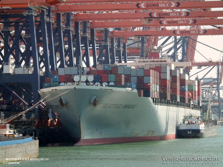 Seattle-Bridge - Container Ship vessel registered in Panama