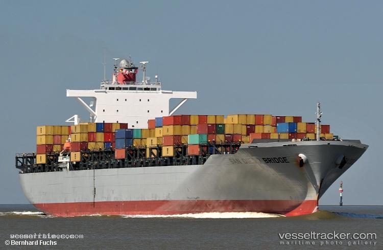 San-Diego-Bridge - Container Ship vessel registered in Singapore