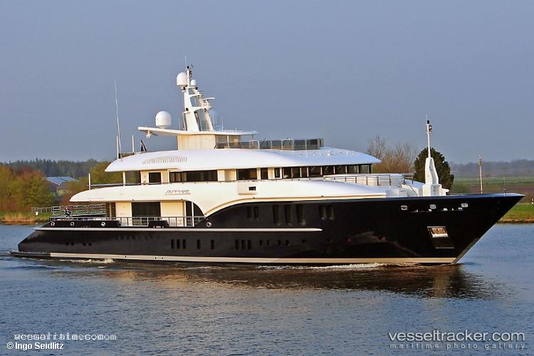 Lady-Vera - Service Ship vessel registered in Malta