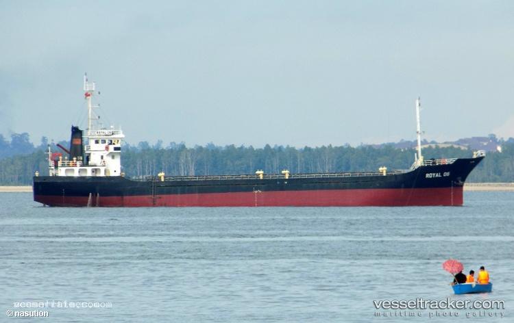 Royal-06 - Bulk Carrier
