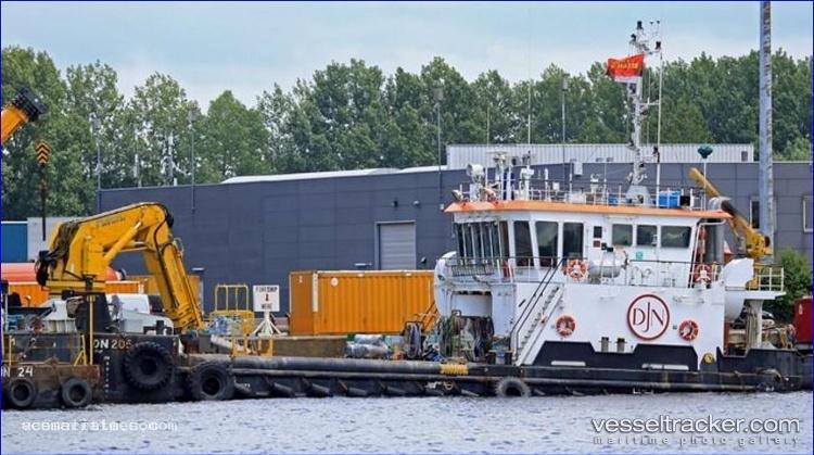 Dn205 - Work Repair Vessel vessel registered in Luxembourg