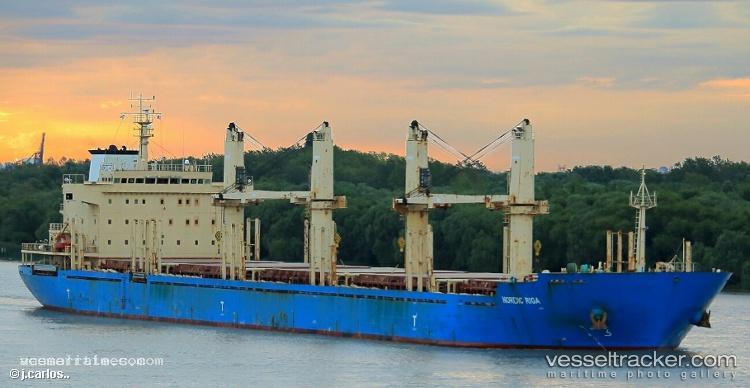 Shaman-Wisdom - Bulk Carrier vessel registered in Marshall Islands