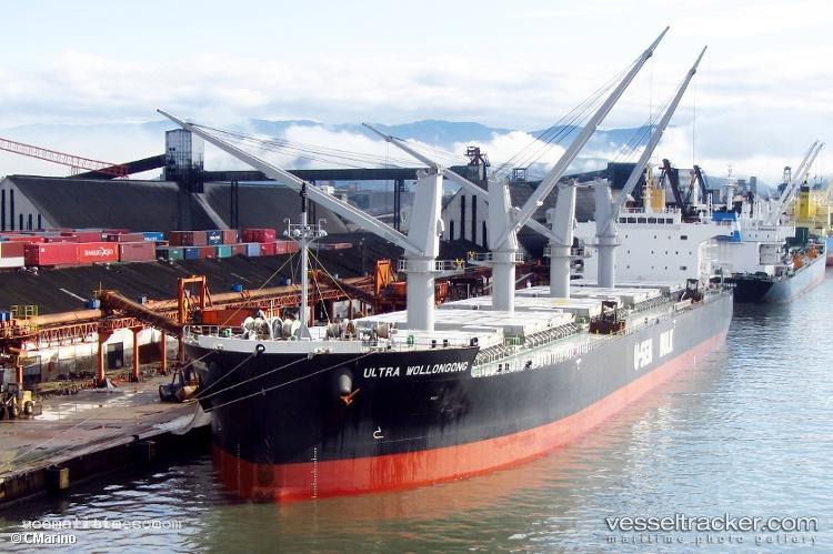 Explorer-America - Bulk Carrier vessel registered in Hong Kong