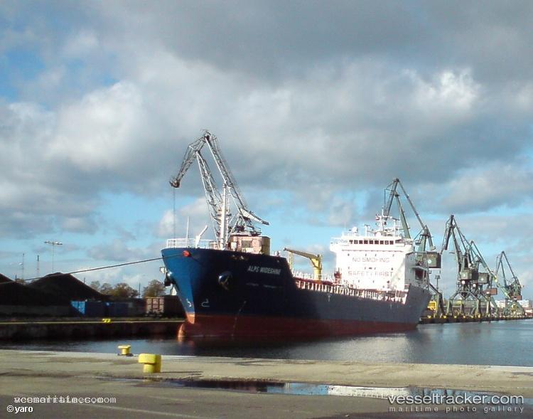 Da-Kun-Shan - Bitumen Tanker vessel registered in Hong Kong