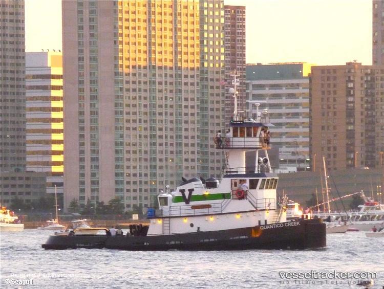 Quantico-Creek - Pusher Tug vessel registered in United States of America
