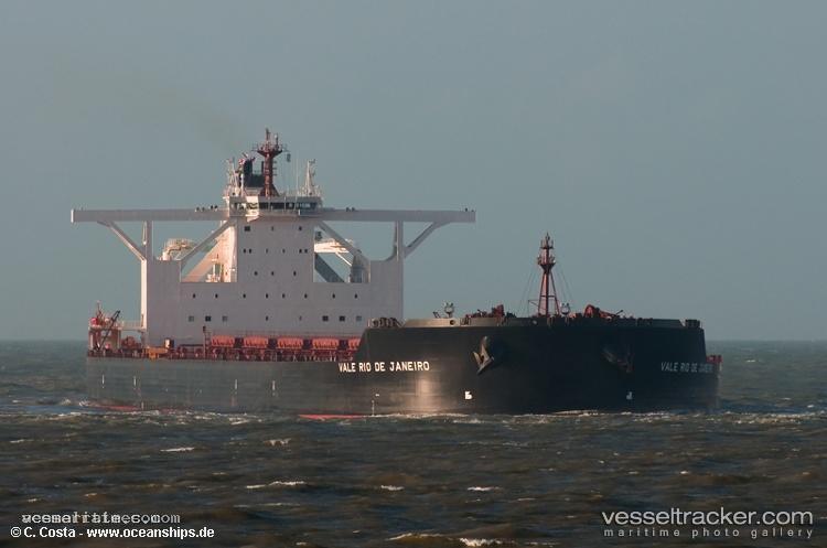Shandong-Da-De - Ore Carrier vessel registered in Hong Kong