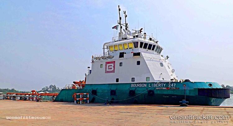 Luxe-Pearl - Offshore Tug Supply Ship vessel registered in Luxembourg