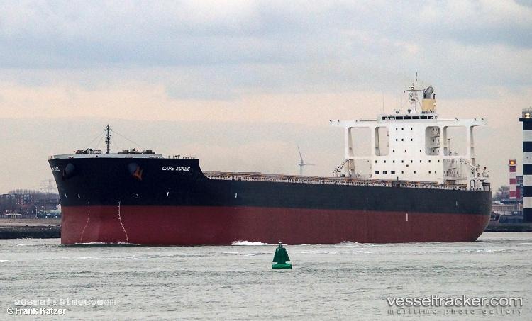 Green-Universe - Bulk Carrier vessel registered in Singapore