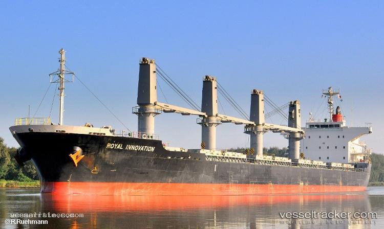 Lady-Zandavi - Bulk Carrier vessel registered in Portugal