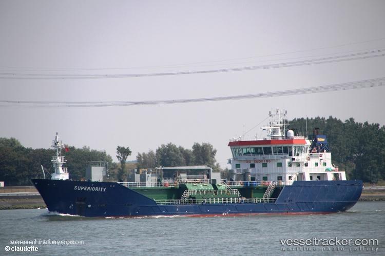 Tanker-Lineo-101 - Oil Products Tanker vessel registered in Indonesia