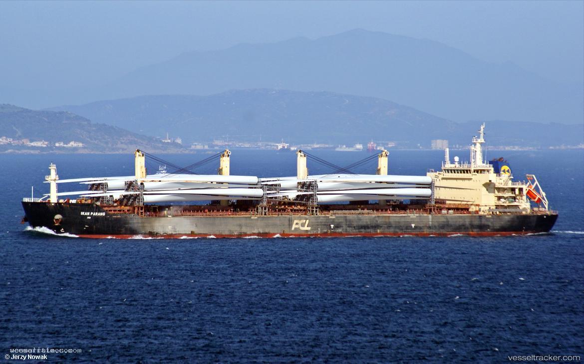 Xin-Hai-Tong-39 - Bulk Carrier vessel registered in Marshall Islands