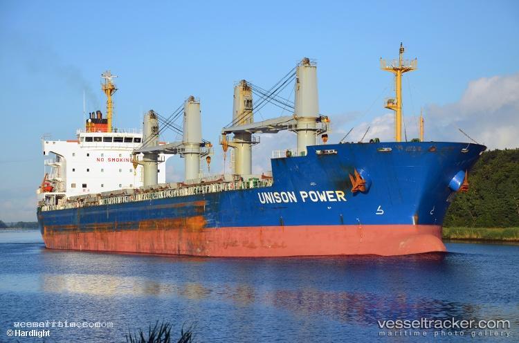 Global-Crown - Bulk Carrier vessel registered in Liberia