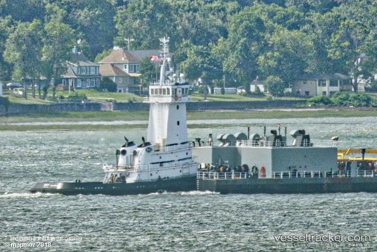 Mako - Pusher Tug vessel registered in United States of America