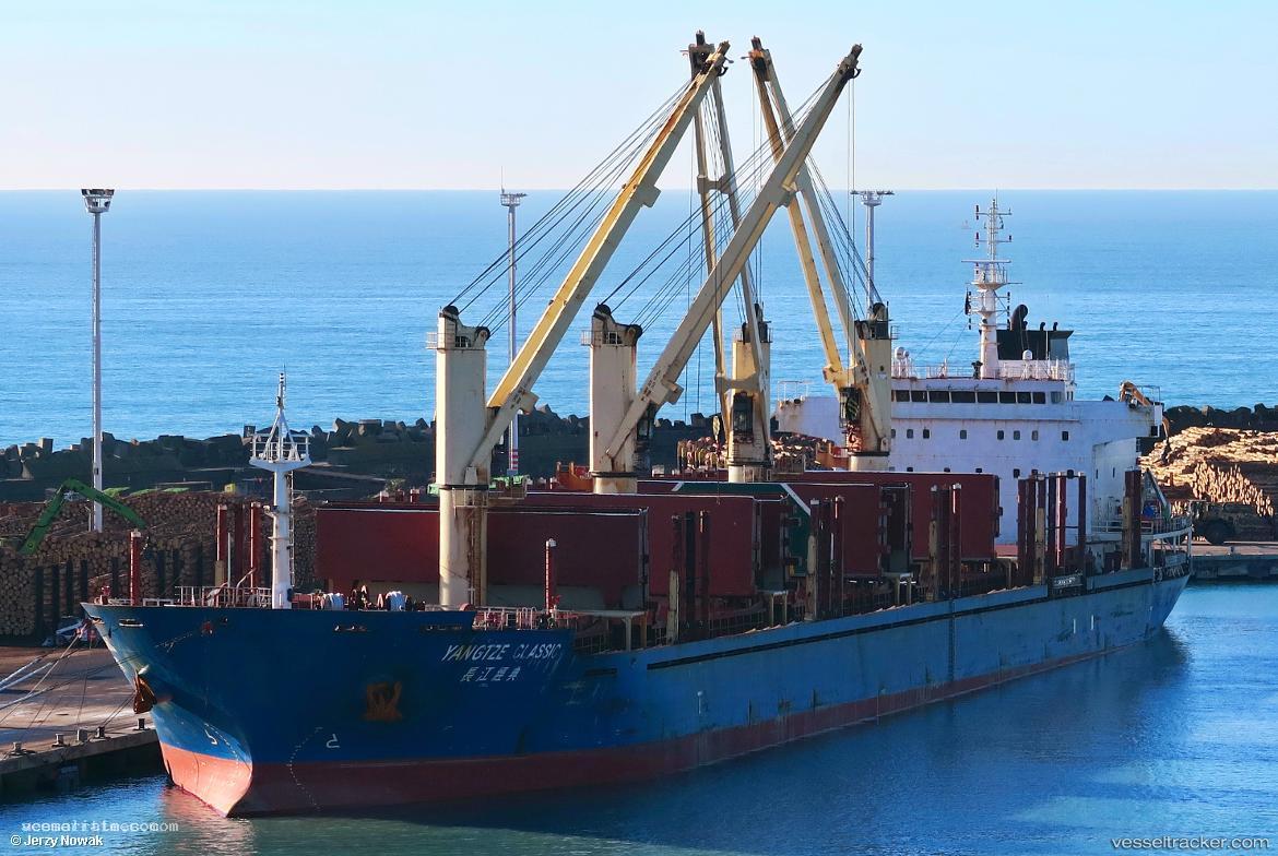 Yangtze-Classic - Bulk Carrier vessel registered in Hong Kong