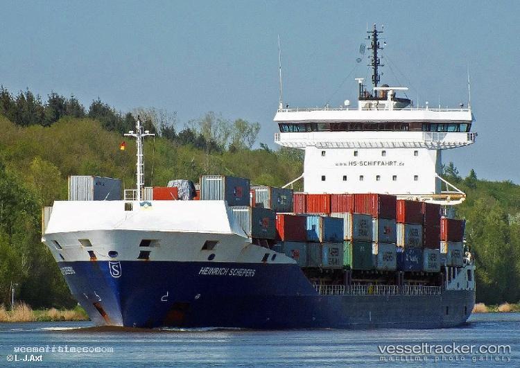 Heinrich - Container Ship vessel registered in Portugal