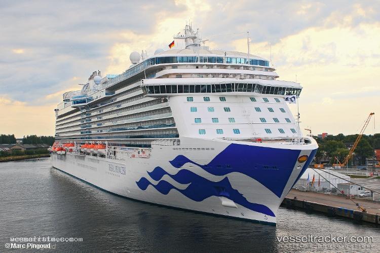 Regal-Princess - Cruise Ship vessel registered in Bermuda