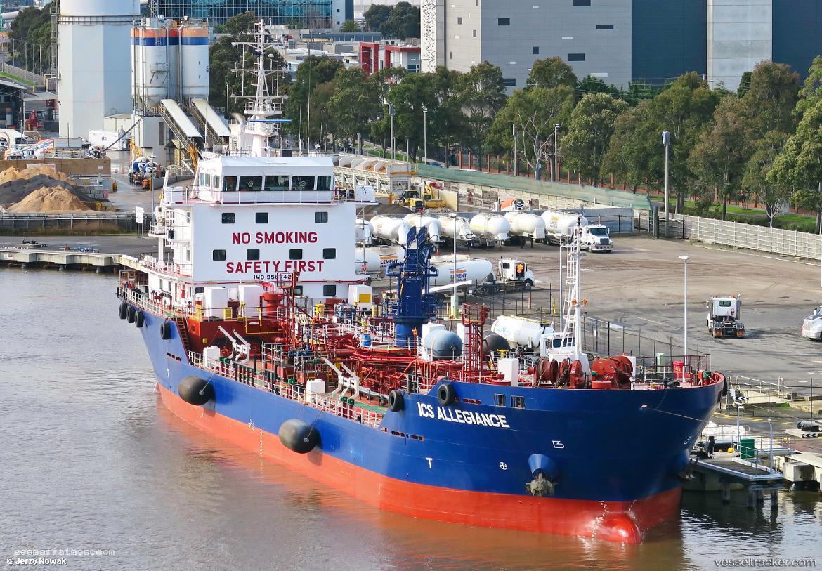 Ics-Allegiance - Oil Products Tanker vessel registered in Bahamas