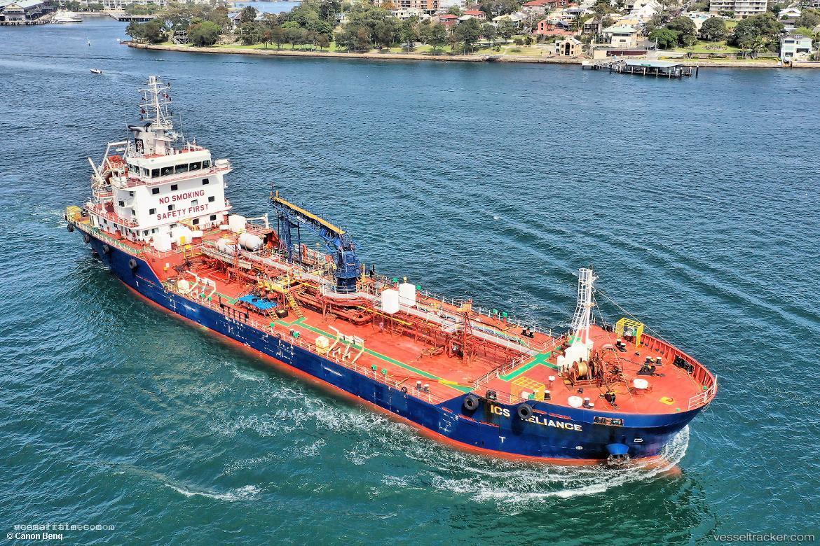 Ics-Reliance - Oil Products Tanker vessel registered in Bahamas