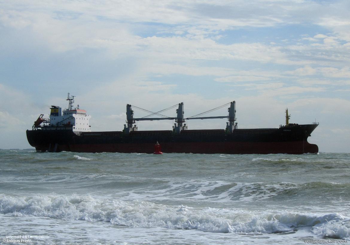 Legend - Bulk Carrier vessel registered in Saint Kitts and Nevis