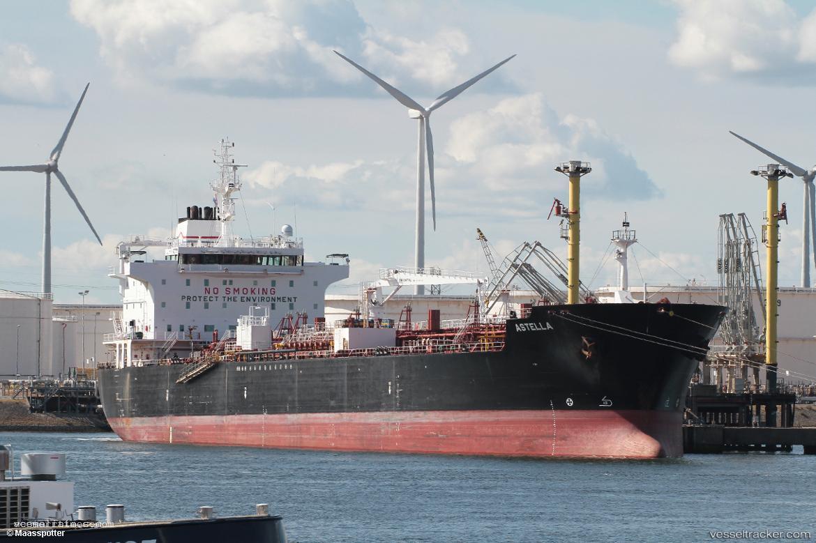 Valderice - Chemical Oil Products Tanker vessel registered in Italy