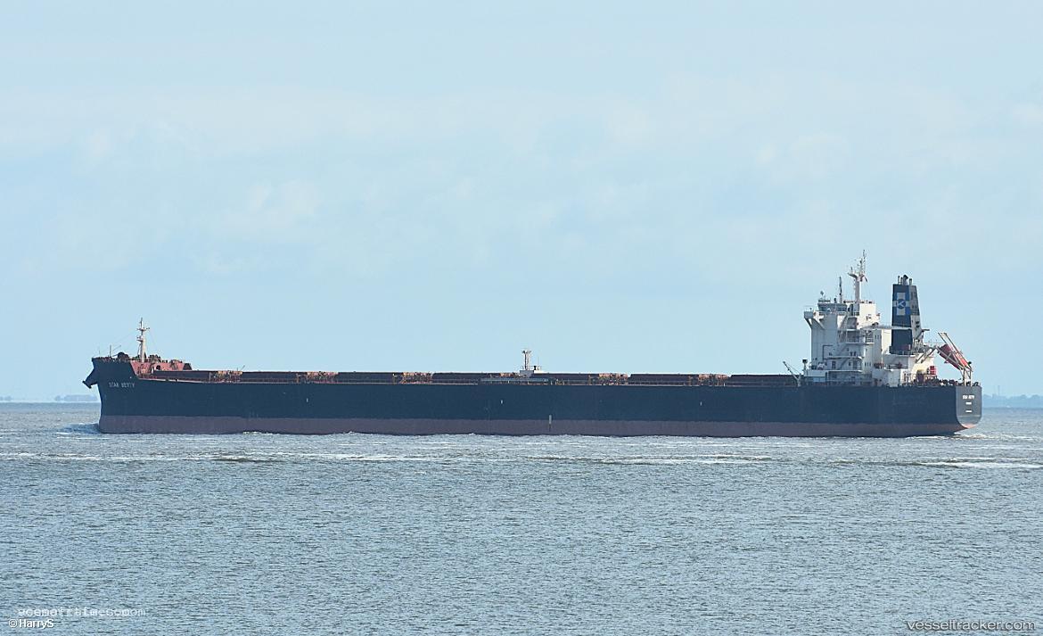 Star-Betty - Bulk Carrier vessel registered in Bahamas