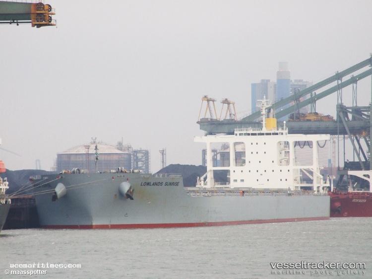 Cape-Xl - Bulk Carrier vessel registered in Marshall Islands
