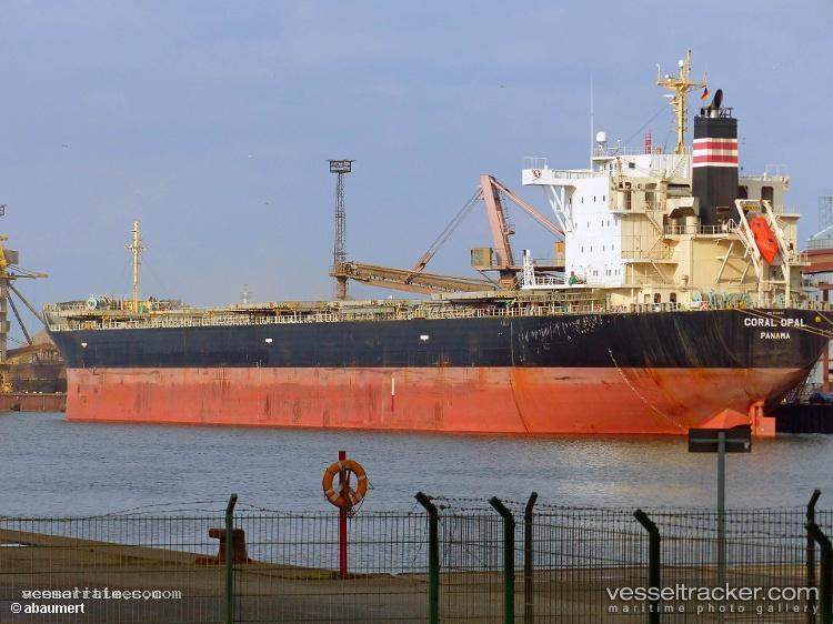 Leader - Bulk Carrier vessel registered in Marshall Islands