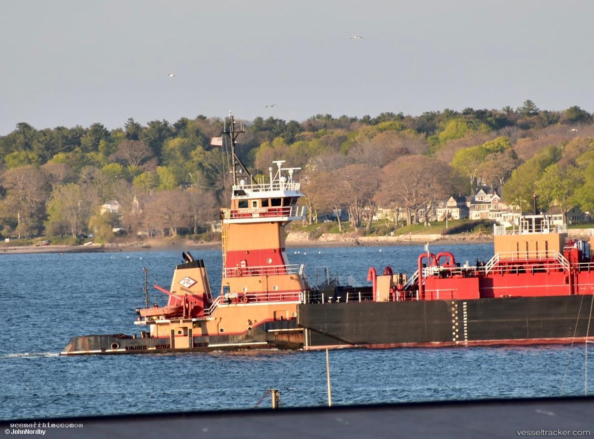 Reinauer-Twins - Pusher Tug vessel registered in United States of America