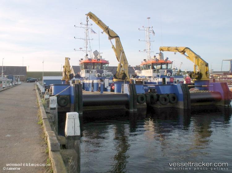 Sili-Ruz - Utility Vessel vessel registered in Saint Vincent and the Grenadines