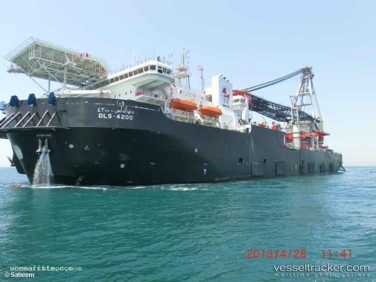 Dls-4200 - Pipe Layer vessel registered in United Arab Emirates