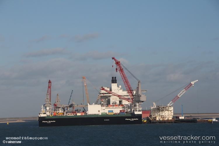 Pioneering-Spirit - Crane Ship vessel registered in Malta