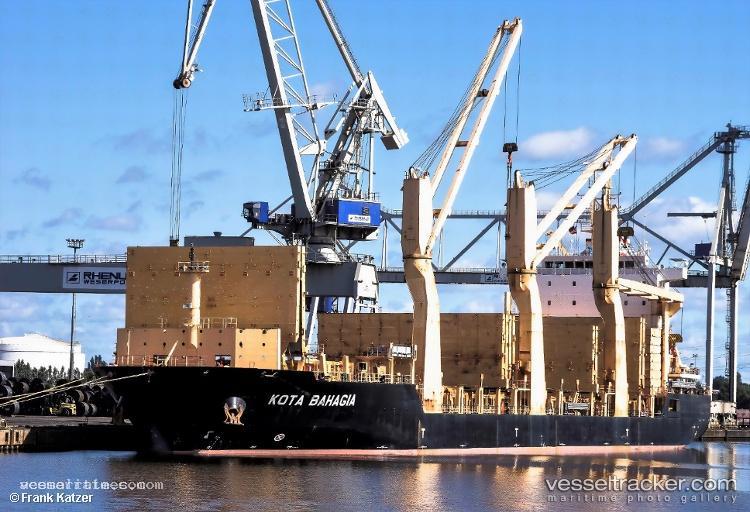 Maria-Jose - Heavy Load Carrier vessel registered in Portugal