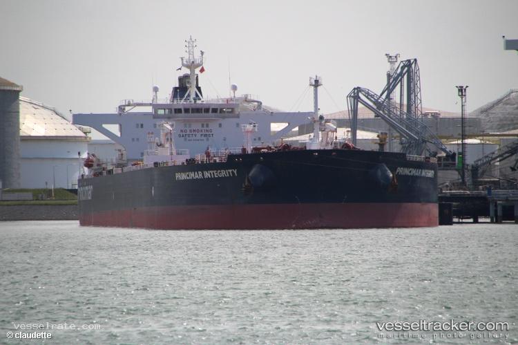 Athens-Spirit - Crude Oil Tanker vessel registered in Bahamas