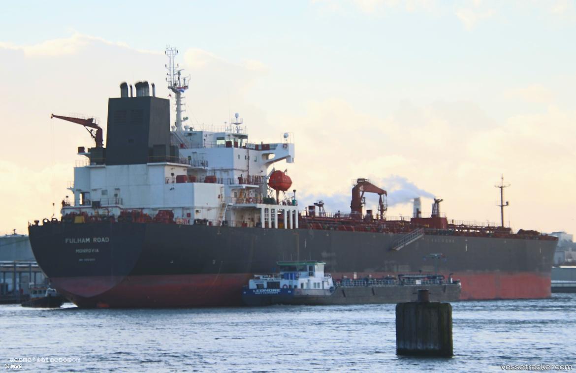Louloulight - Oil Products Tanker vessel registered in Marshall Islands