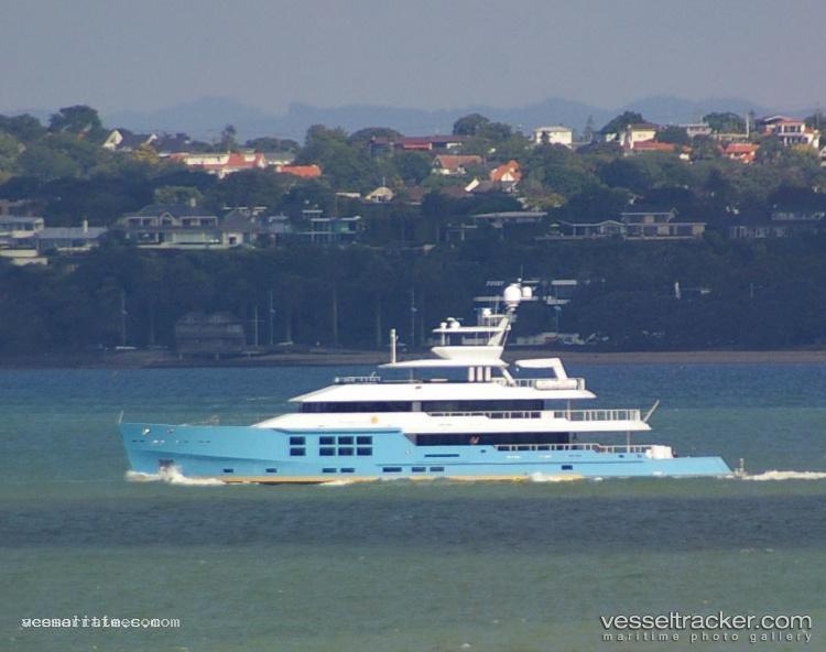 Chirundos - Yacht vessel registered in Marshall Islands