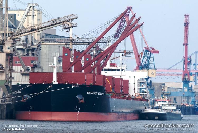 Shanghai-Bulker - Bulk Carrier vessel registered in Panama
