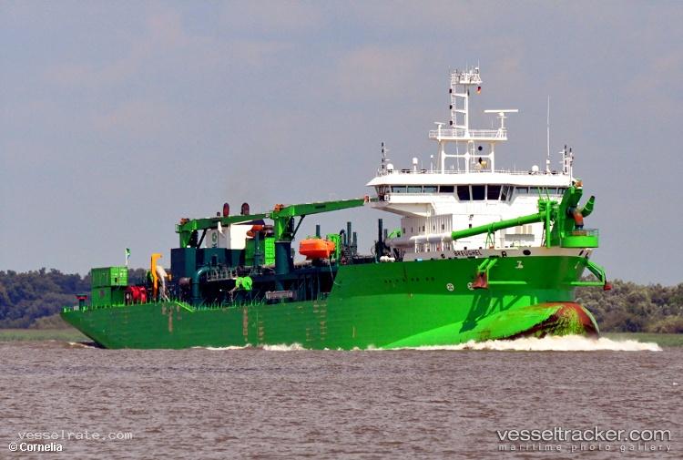 Breughfg - Hopper Dredger vessel registered in Netherlands