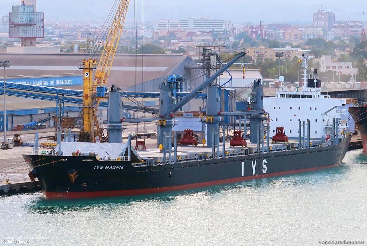 Ivs-Magpie - Bulk Carrier vessel registered in Marshall Islands