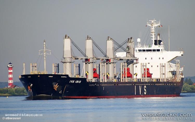 Lady-Mary - Bulk Carrier vessel registered in Bahamas