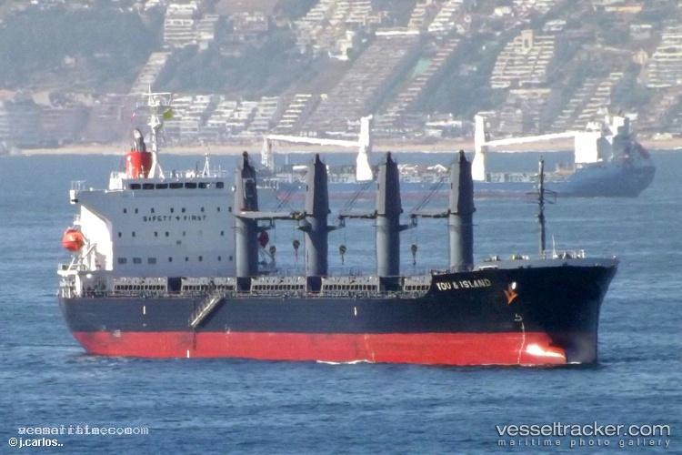 Gullholmen-Island - Bulk Carrier vessel registered in Hong Kong