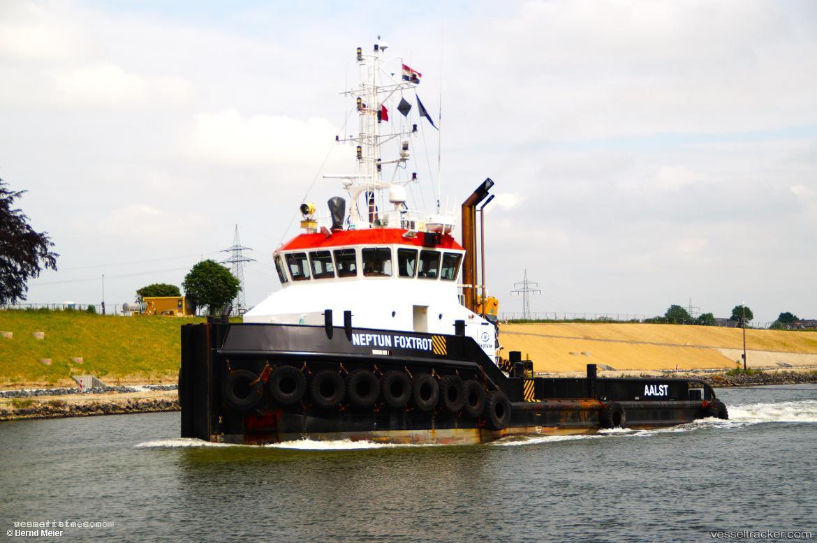 Neptun-Foxtrot - Tug vessel registered in Netherlands