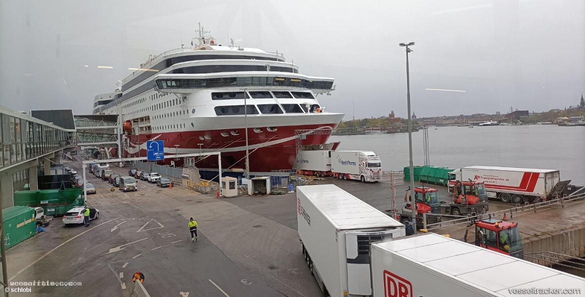 Viking-Grace - Passenger Ro Ro Cargo Ship vessel registered in Finland
